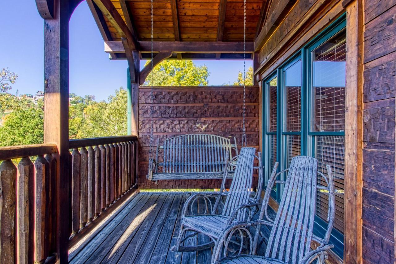 Lazy Bear Lodge, Hot Tub, Resort Pool, Wifi, 1089 Free Tickets Each Paid Day, Dollywood And More Gatlinburg Esterno foto
