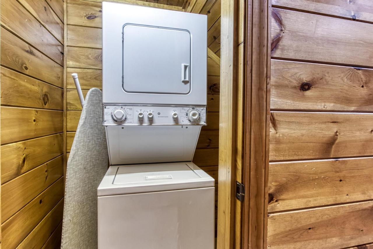 Lazy Bear Lodge, Hot Tub, Resort Pool, Wifi, 1089 Free Tickets Each Paid Day, Dollywood And More Gatlinburg Esterno foto