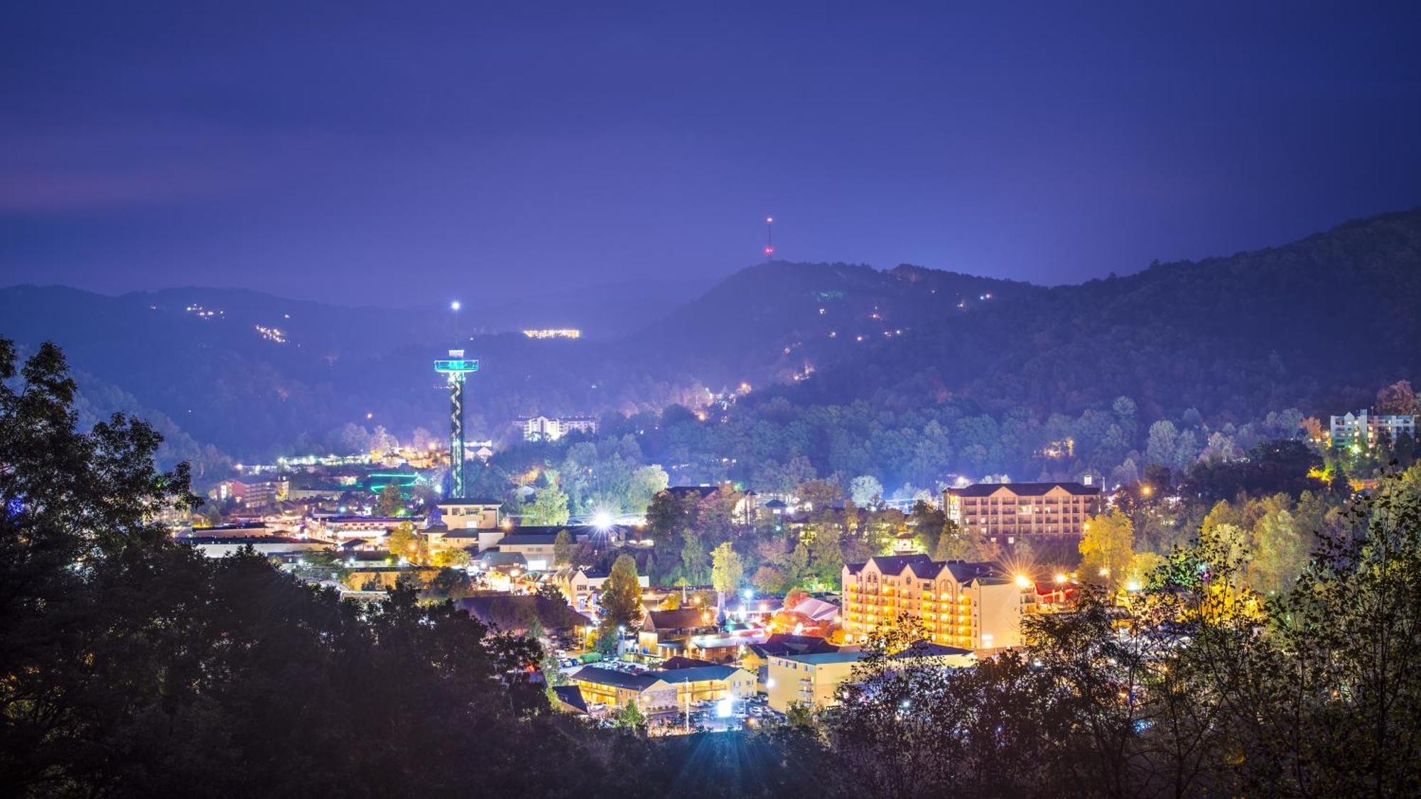 Lazy Bear Lodge, Hot Tub, Resort Pool, Wifi, 1089 Free Tickets Each Paid Day, Dollywood And More Gatlinburg Esterno foto